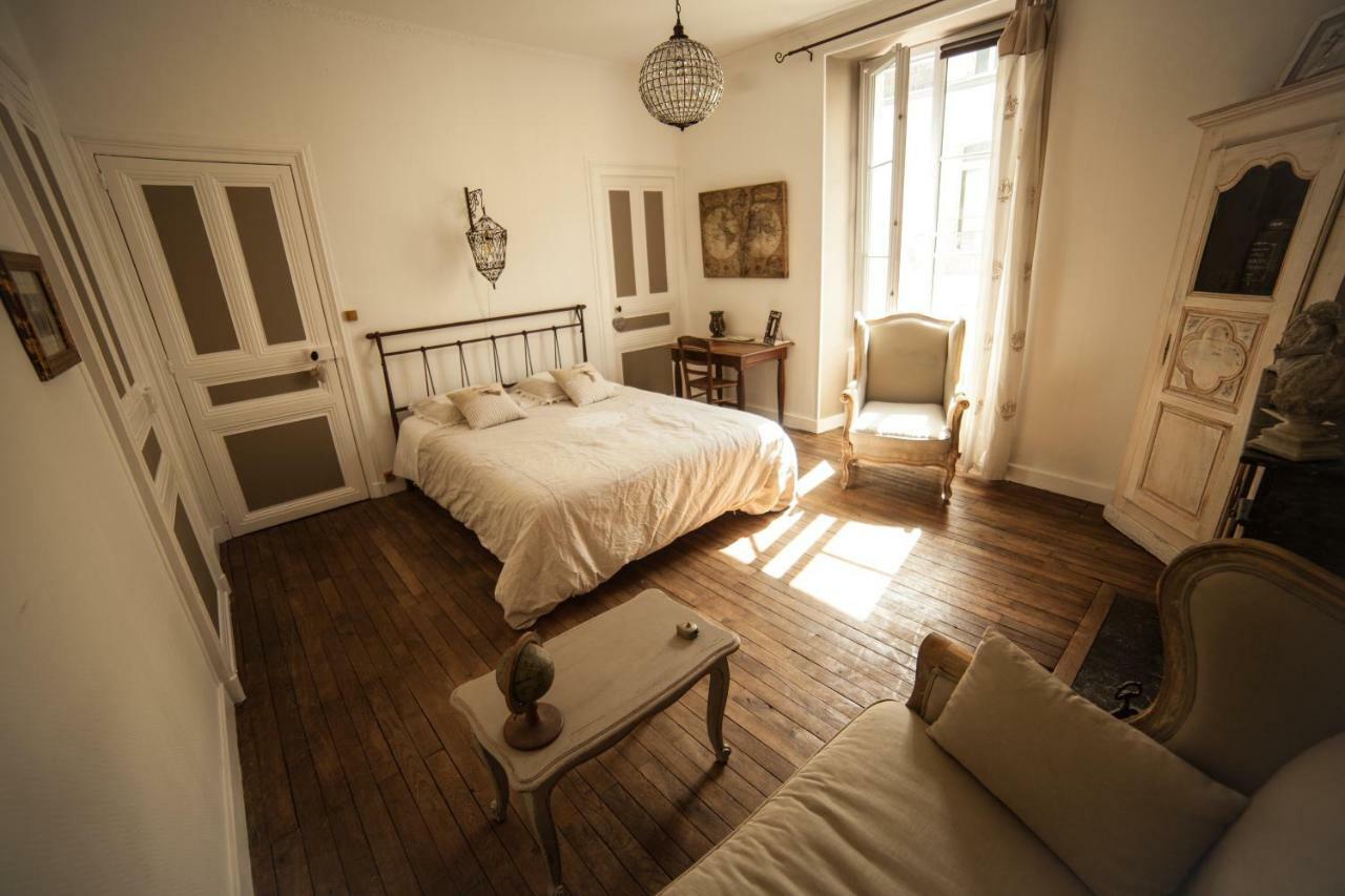 Bed and Breakfast La Pause Angevine Angers Exterior foto